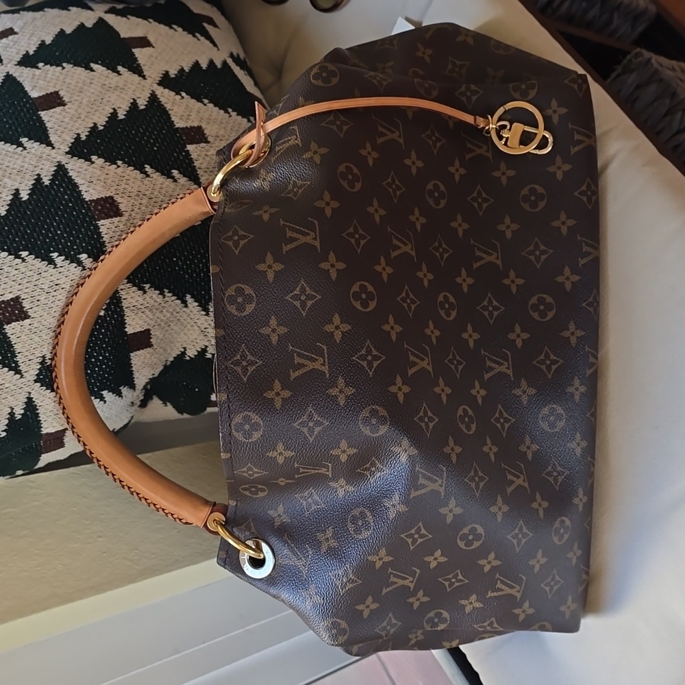 Louis Vuitton Monogram Artsy MM Purse - Picture 1 of 9